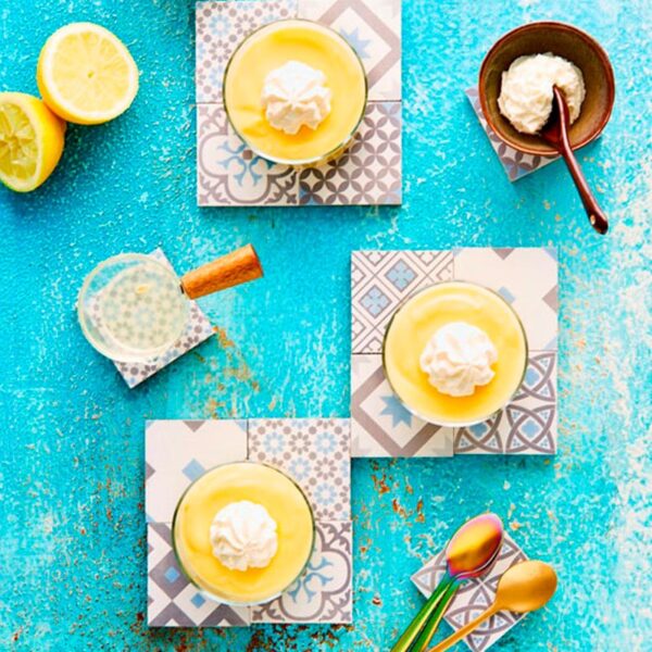 creme au citron et chantilly : photographie culinaire