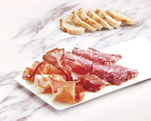 plateau de charcuterie italienne pour shoot culinaire par styliste culinaire packaging Gwen Rassemusse